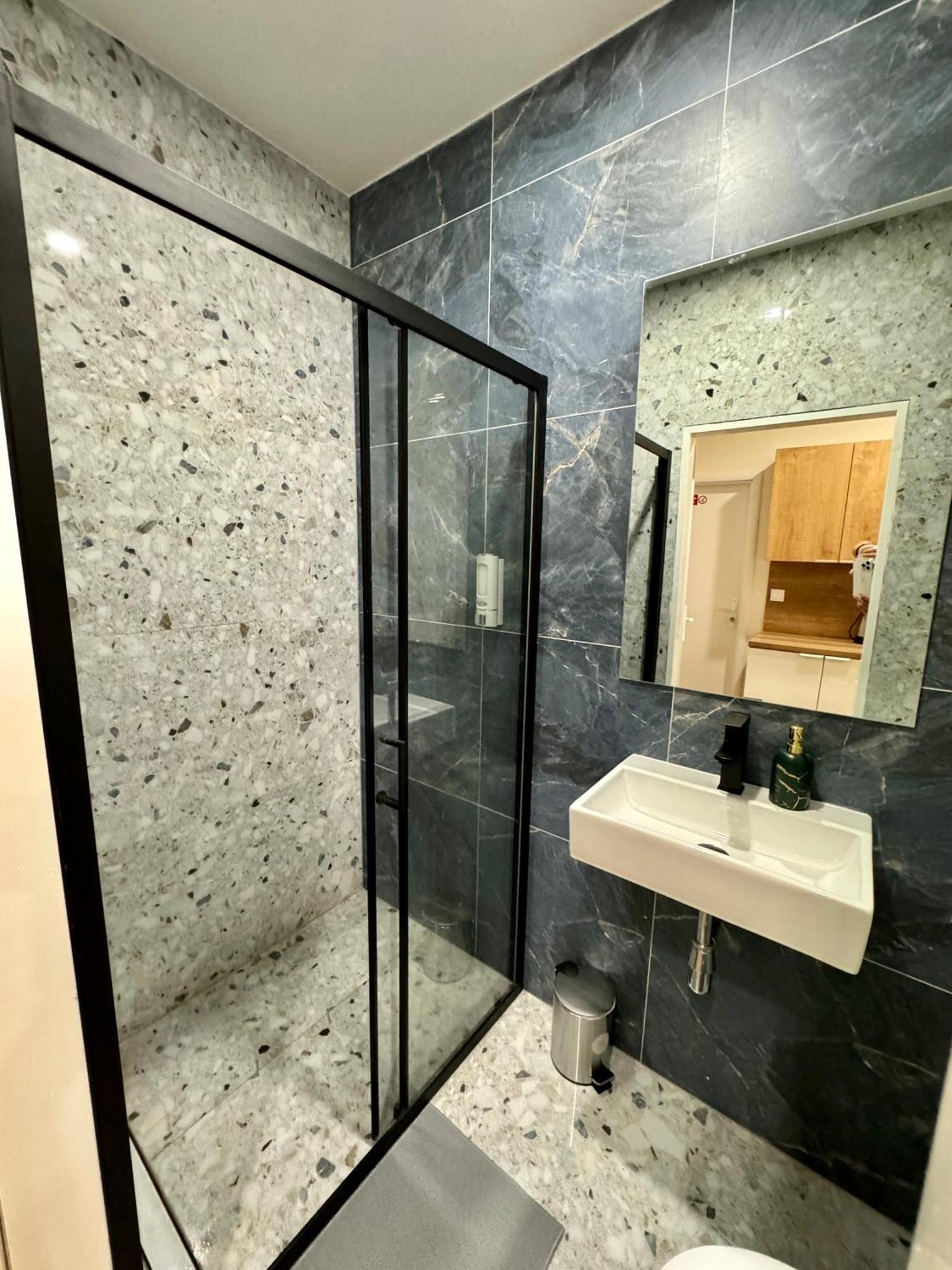 Zitna Downtown Apartments Прага Екстер'єр фото