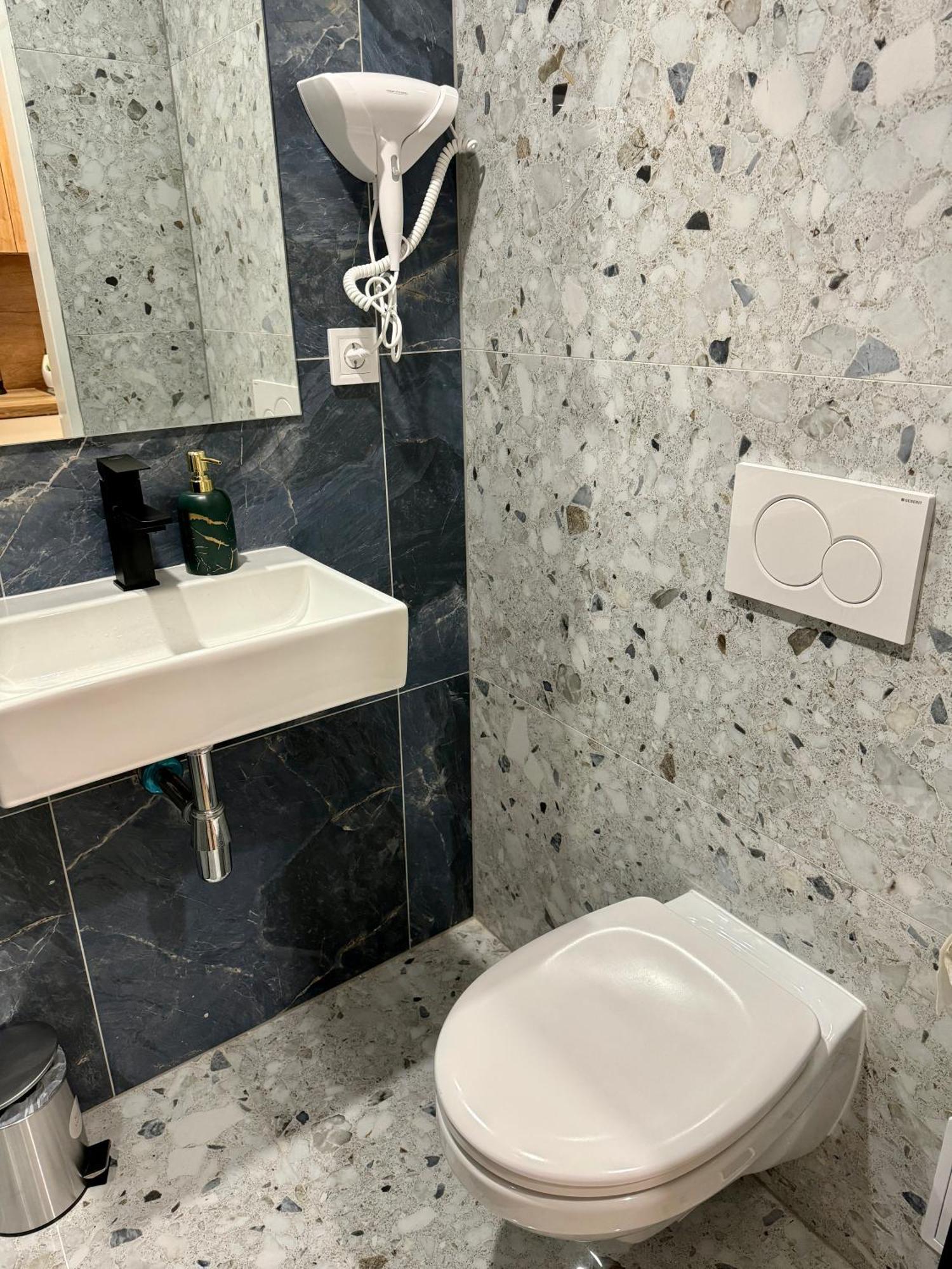 Zitna Downtown Apartments Прага Екстер'єр фото