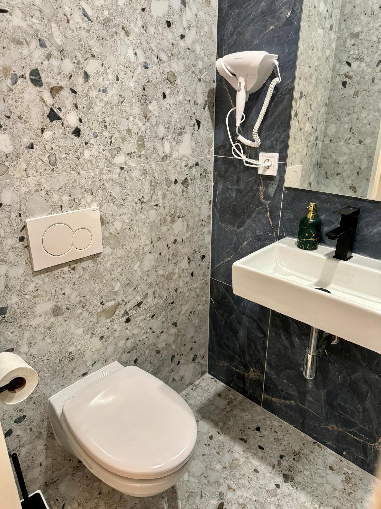 Zitna Downtown Apartments Прага Екстер'єр фото